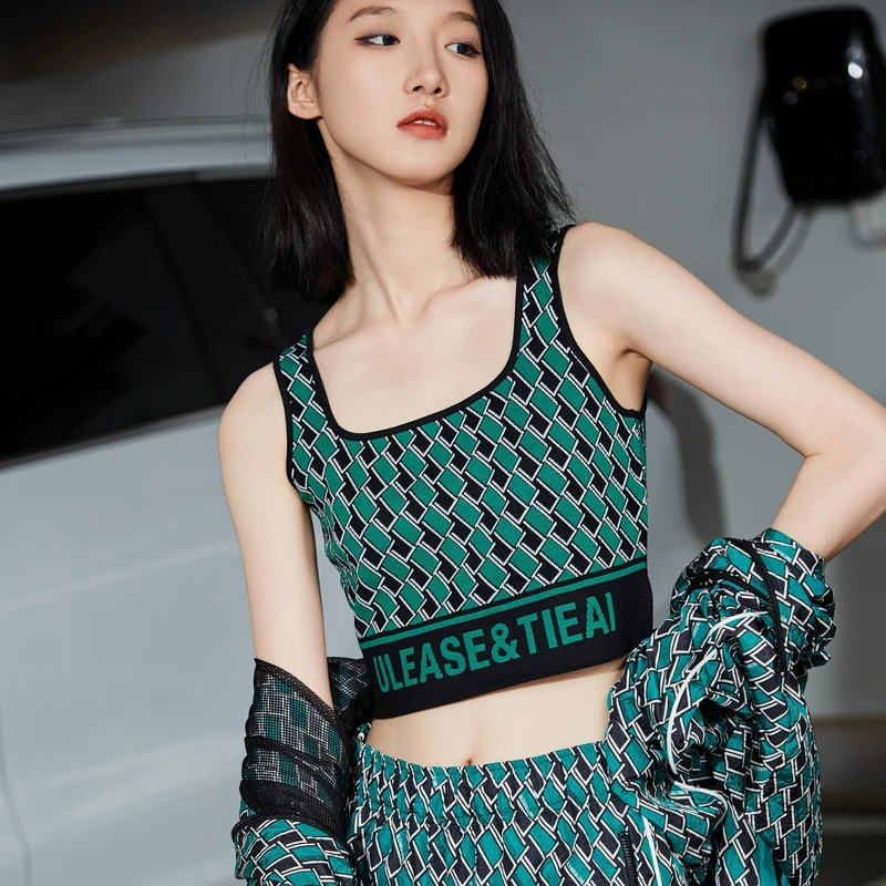 uti春夏黑绿老花短款运动休闲百搭背心