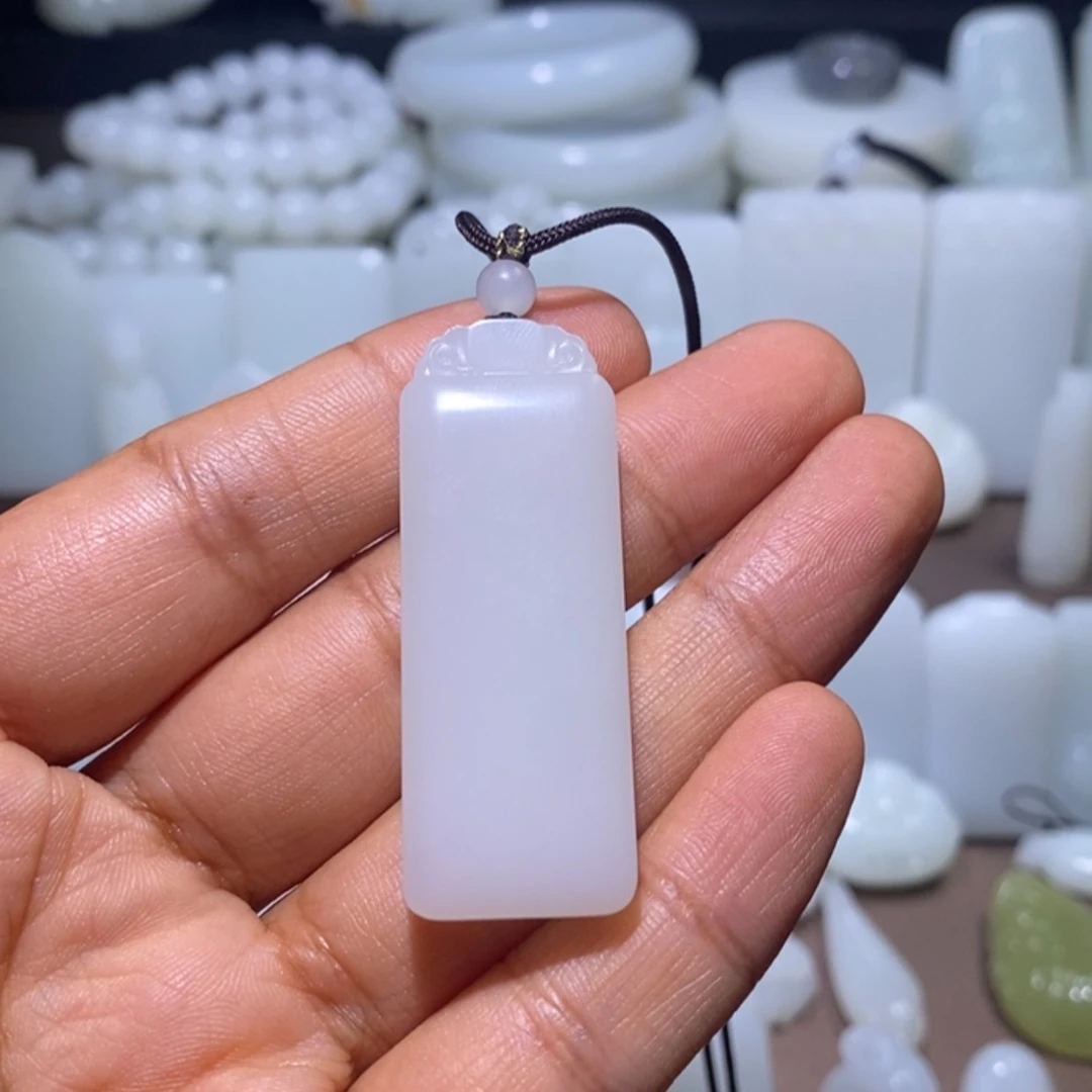 【闪购商品】和田玉颈饰未镶嵌颜*?