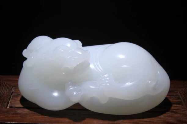 高品质和田玉貔貅把件