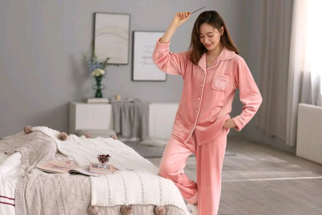 秋冬季海岛绒女士小翻领净版家居服舒适时尚