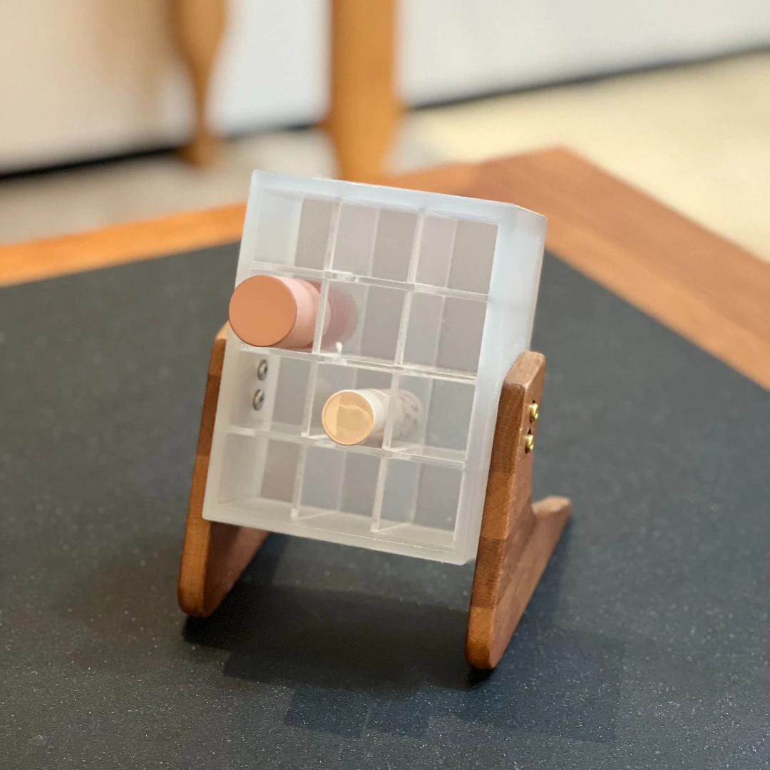 G26红橡木亚克力桌面创意口红专用架子手工收纳盒斜插式大容量