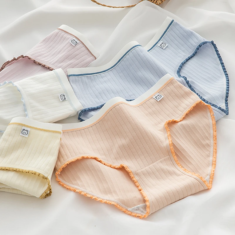 无痕内裤女士纯棉中腰抗菌全棉裆日系底裤少女生爆款学生三角短裤