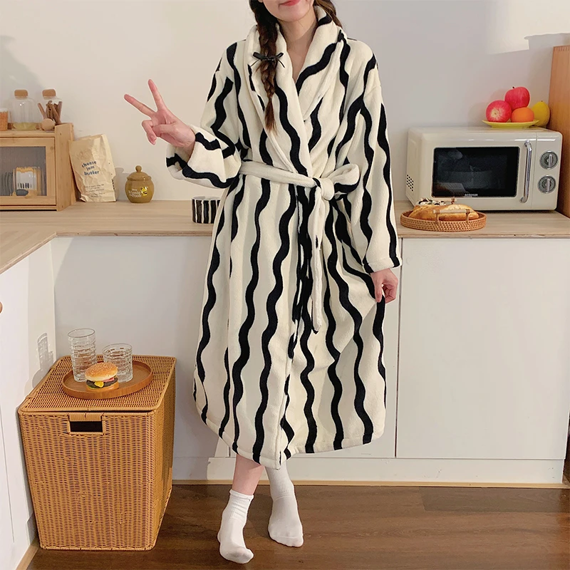 加绒加厚条纹睡裙女秋冬季珊瑚绒长款睡袍大码睡衣公主风家居服