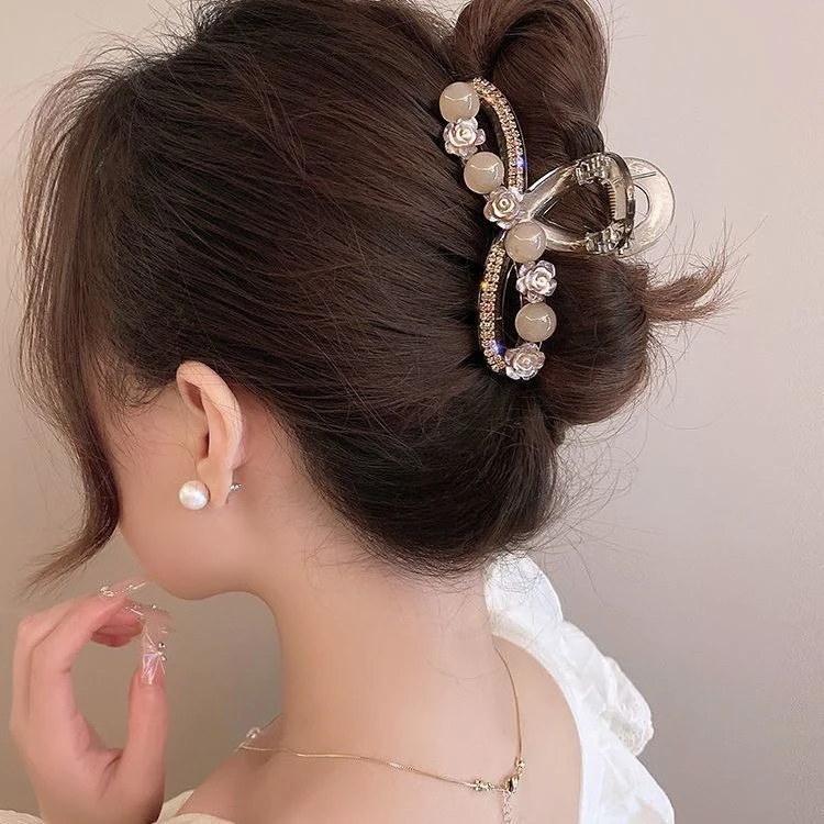 优雅新款香风山茶花珍珠高级轻奢后脑勺夹子发夹盘发鲨鱼发卡头饰