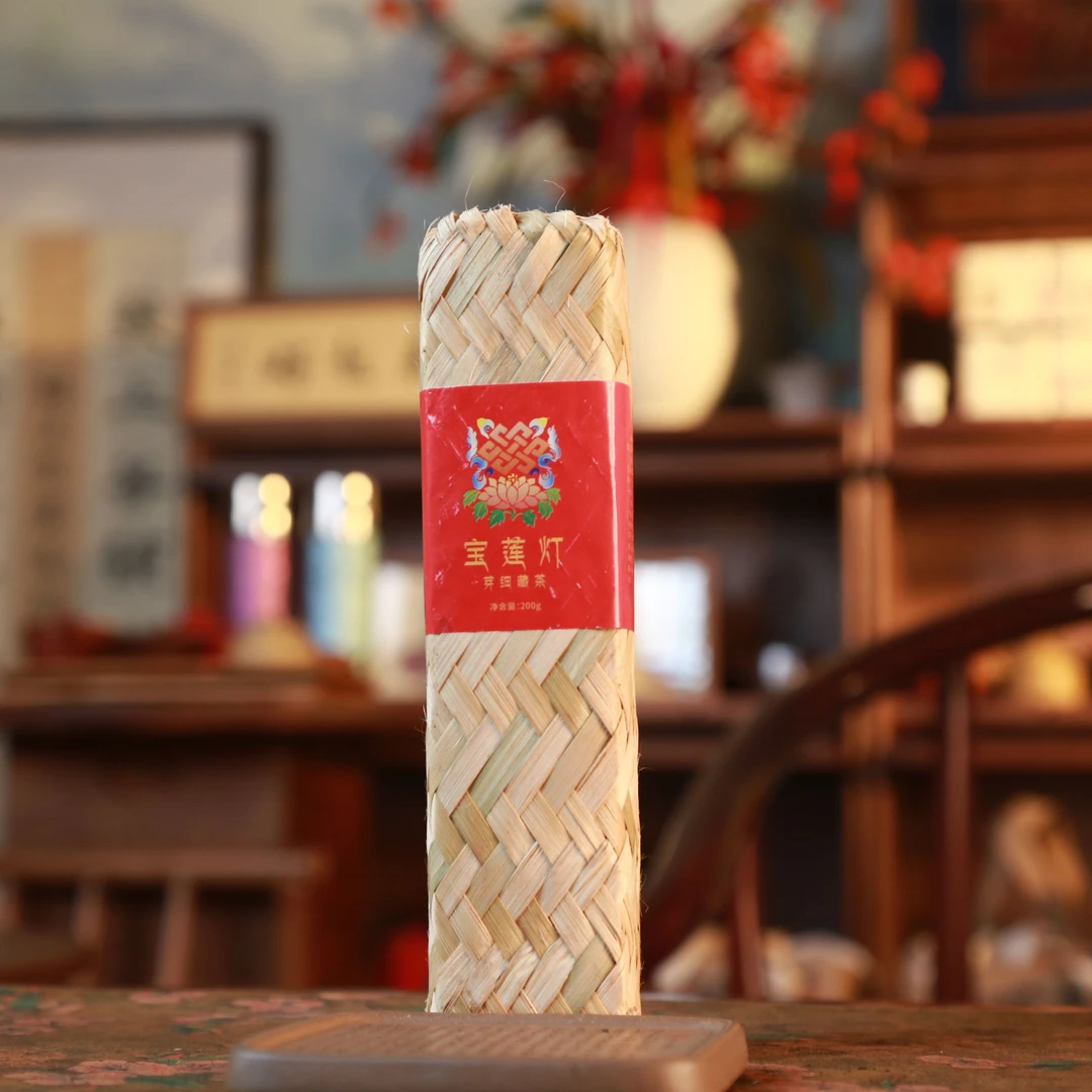 2013年雅安藏茶宝莲灯200g