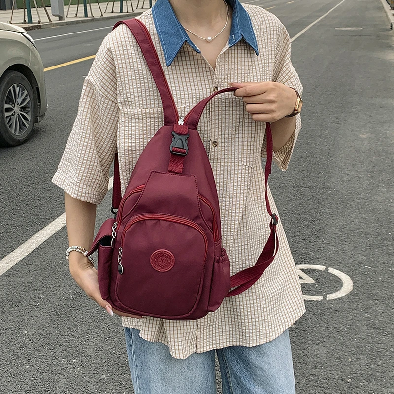 新款多功能时尚百搭休闲双肩包出门旅行胸包男女通用单肩背包女包