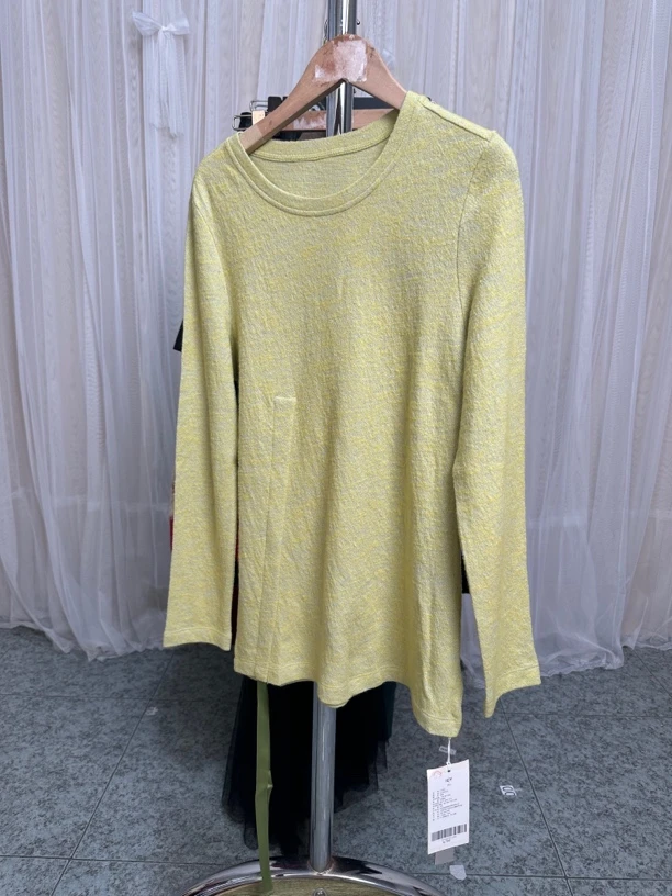 美女半袖，微瑕疵