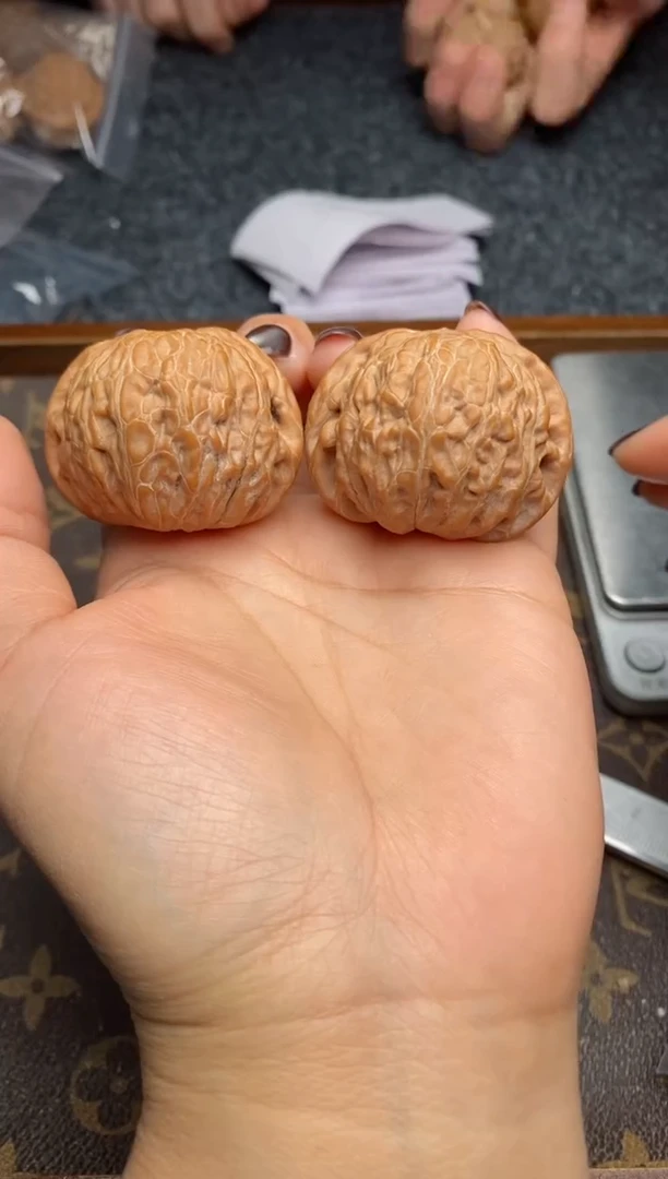 【闪购商品】桃核把件w85号42尺铁锤