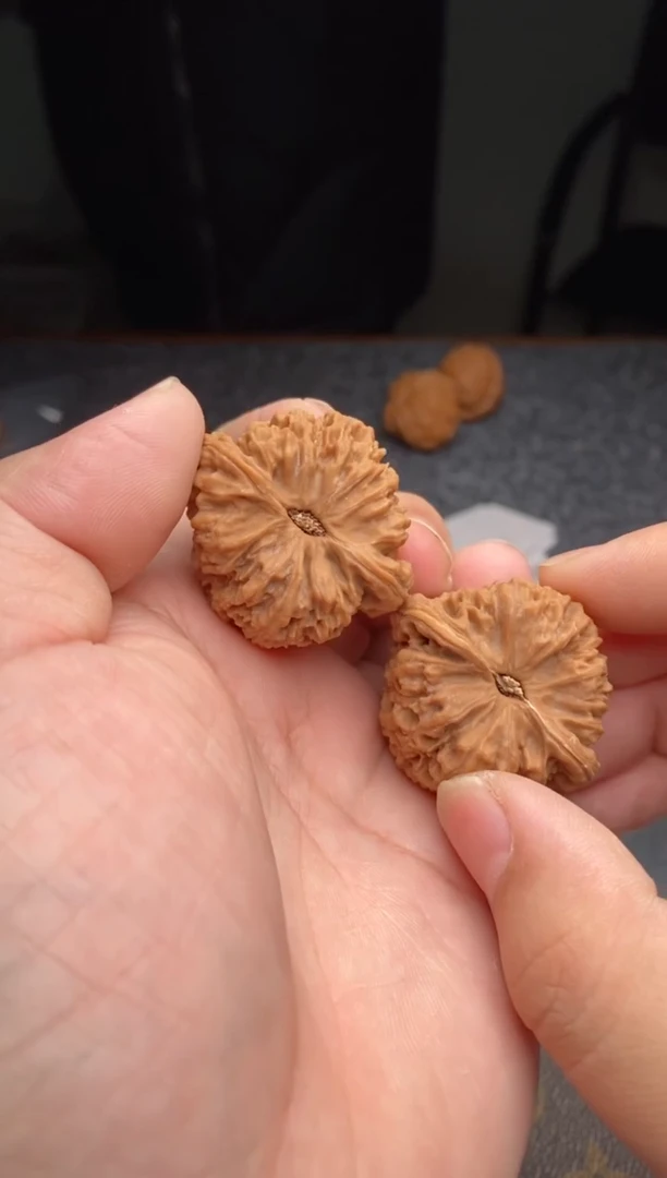 【闪购商品】桃核把件b74号39尺南疆