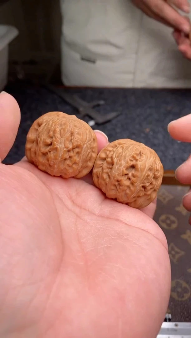 【闪购商品】桃核把件b285号42尺元宝