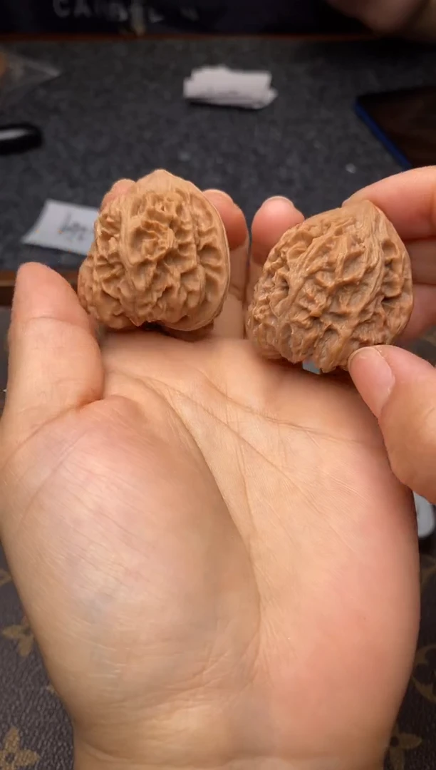 【闪购商品】桃核把件w269号37尺野牛