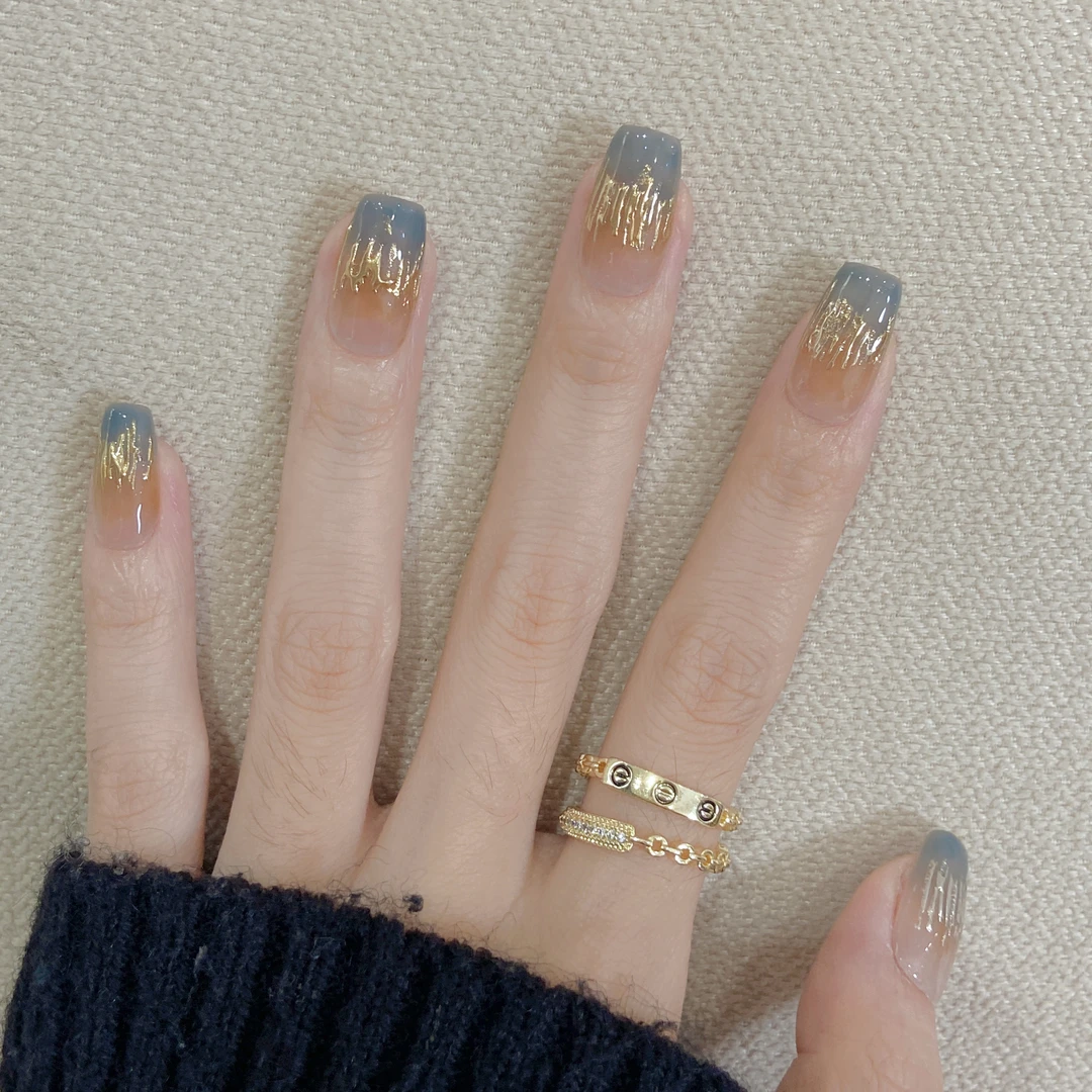 青歇鎏顶 手工穿戴甲蓝色鎏金中梯气质高级贵气秋冬显白美甲贴片