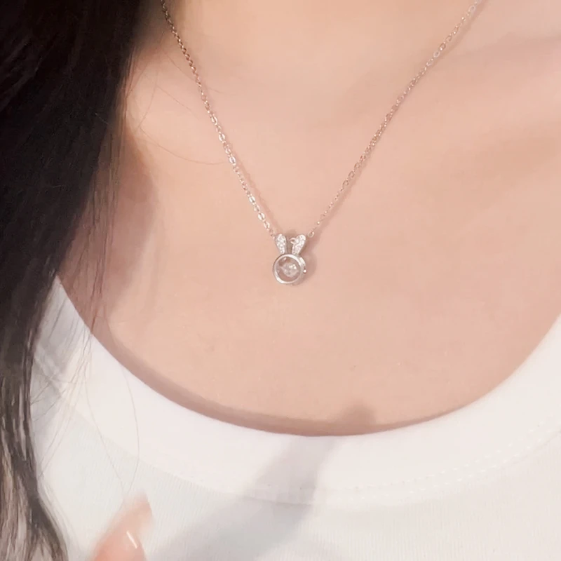 灵动小兔子钛钢项链女轻奢小众锁骨链年新款女