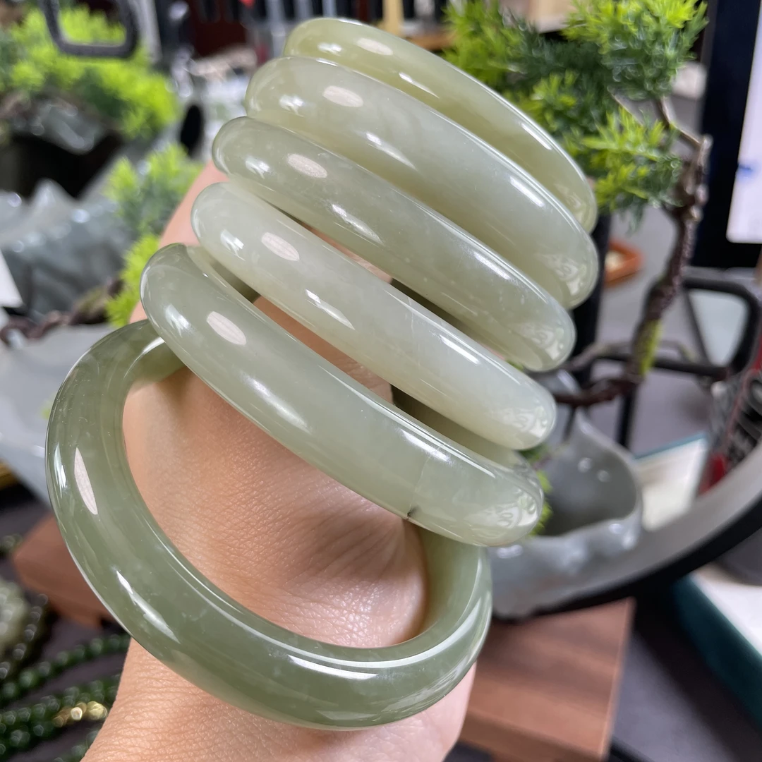 和田玉青海料手镯有棉有纹（拍一发一多样性发货）