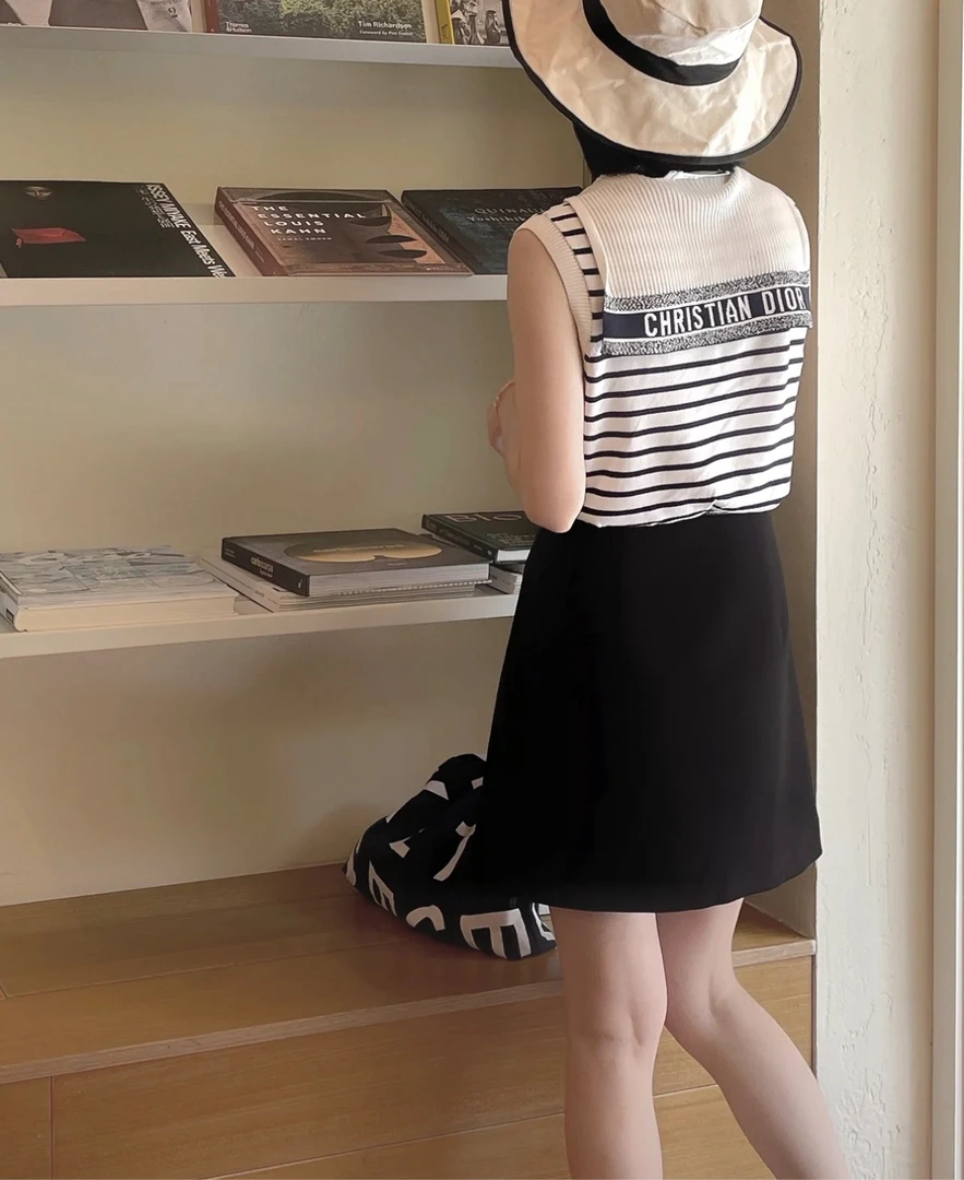 Dior 迪奥/蓝色条纹海军风桑蚕丝针织背心/34码/99新/001150