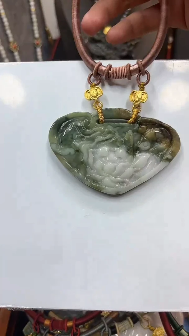 【闪购商品】翡翠颈饰未镶嵌100000012