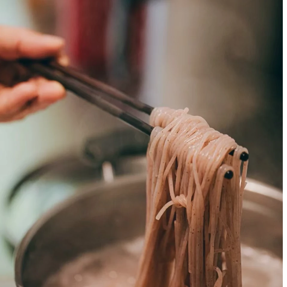 云南蒙自舌尖美食蒙自过桥米线干米线/红米/玉米/黑米细米线500g