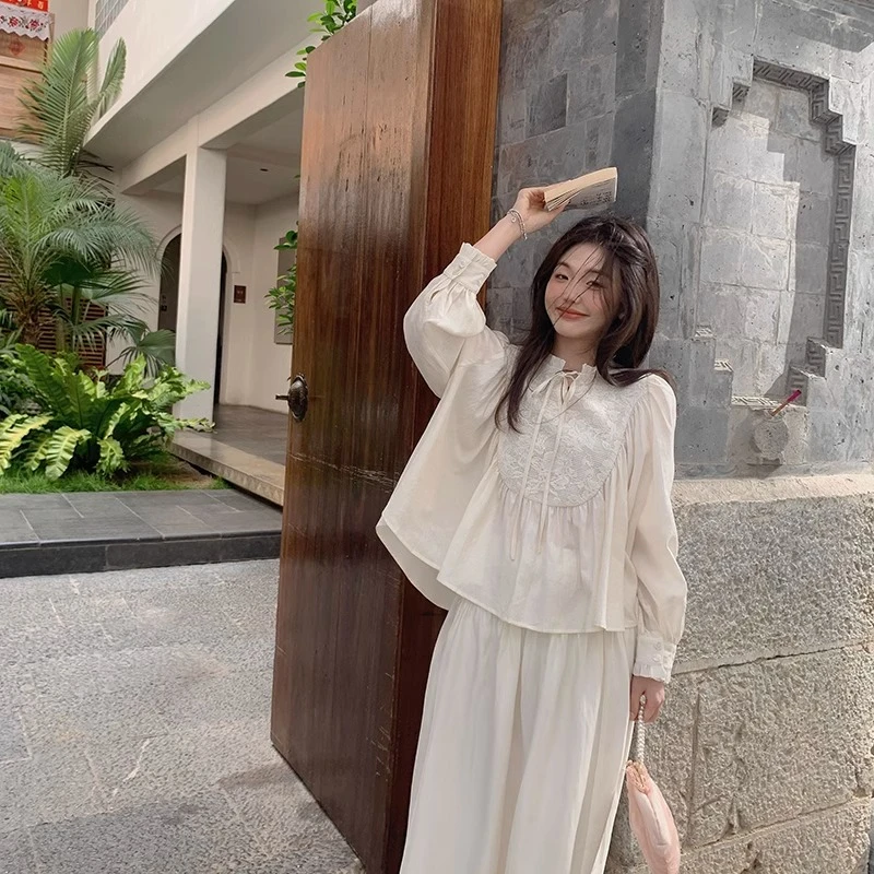 一三良品小个子仲夏巴黎~法式宫廷风蕾丝刺绣衬衫Z4346