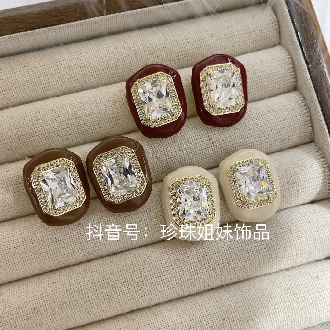 铜合金耳饰 洛.滴油锆方糖耳钉精致日常百搭温柔