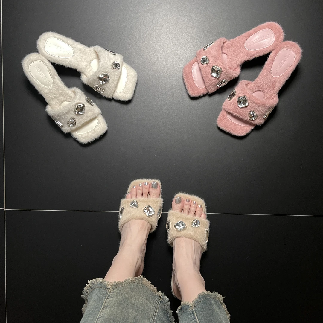 《秋意渐浓》青一女鞋2024早秋新款气质方头轻奢水钻一字高跟毛毛拖