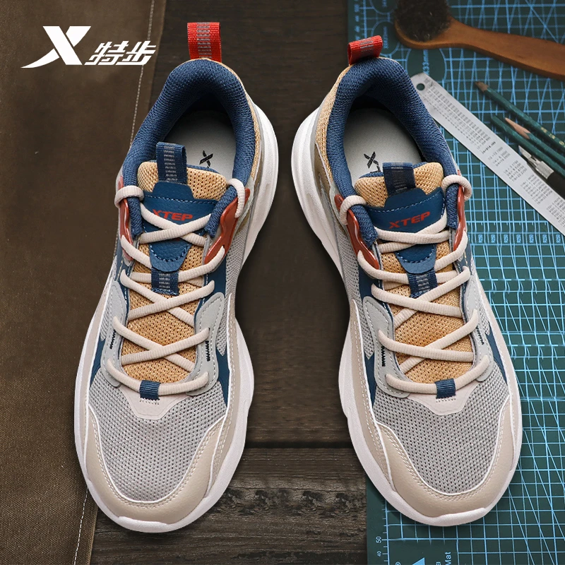 特步男鞋夏季新款复古休闲鞋子轻便潮流老爹鞋男款透气百搭运动鞋