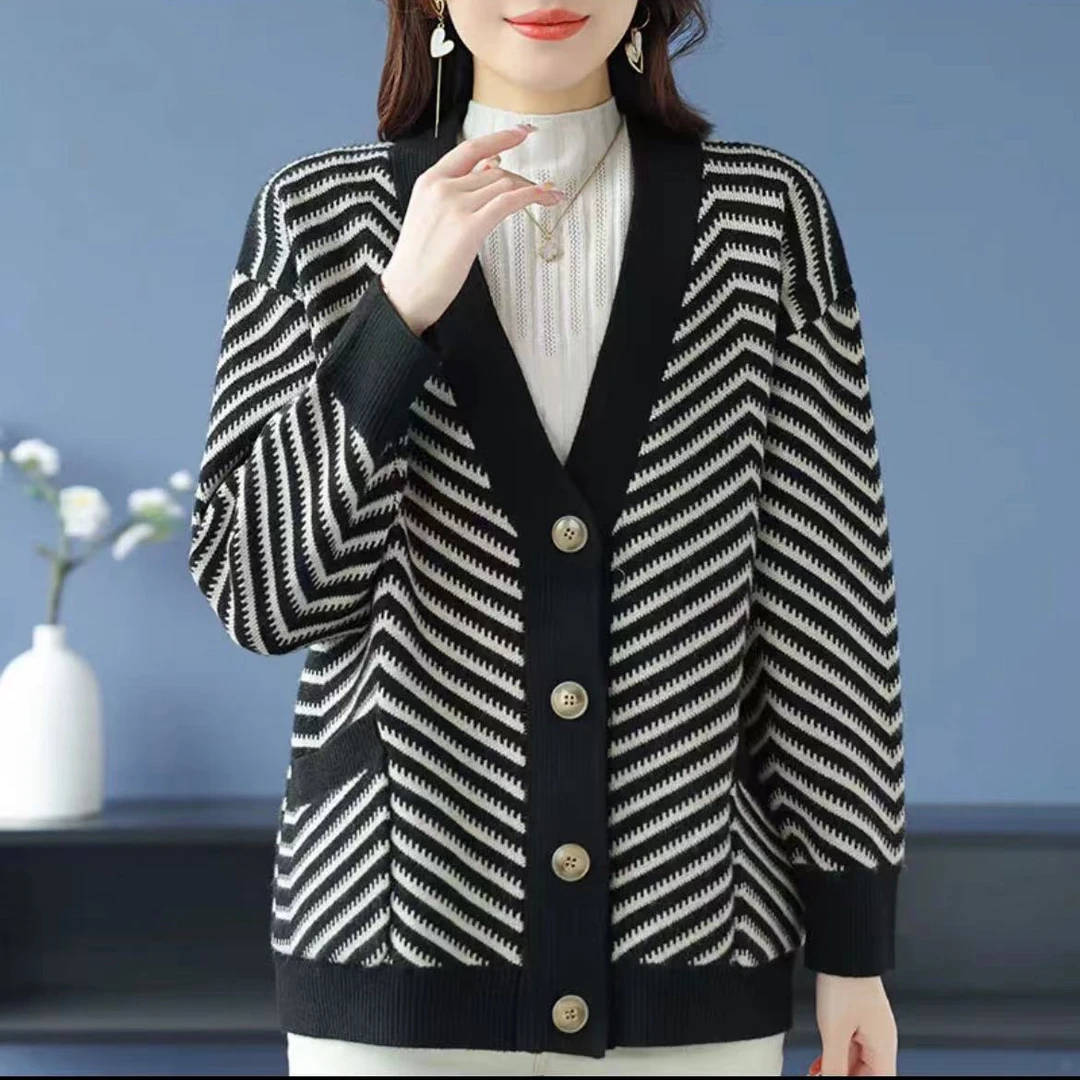 【斜条口袋开衫】122秋款（珍珠扣）设计斜条宽松真口袋针织衫