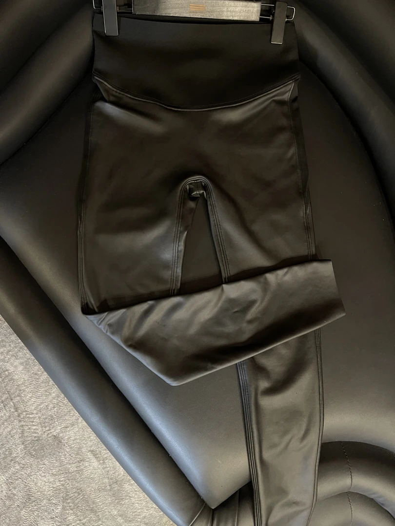 【YELAOBAN】百搭小脚9分皮裤3198（加绒）