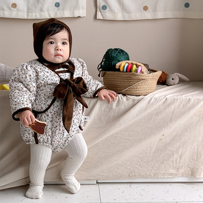 三小朵婴儿衣服冬装韩系碎花蝴蝶结外套公主外出服背带哈衣保暖加