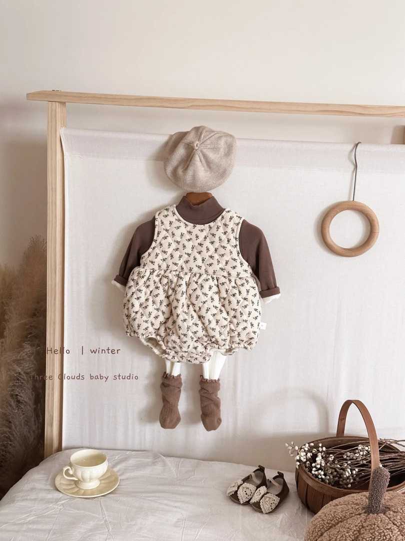 三小朵2178婴幼儿宝宝秋冬加绒加棉保暖碎花夹棉哈衣复古套装