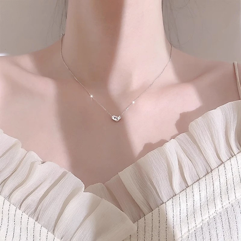 铜合金项链 爱心项链简约气质女款小众设计感锁骨链新款轻奢百搭