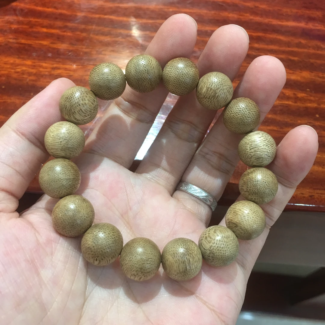 海南尖峰岭大山沉香手串6.4克