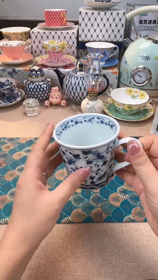 【闪购商品】瓷片122蓝凛堂小花唐草马克杯