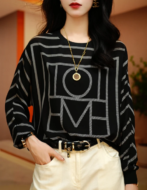 新款高级感洋气时尚百搭显瘦圆领上衣