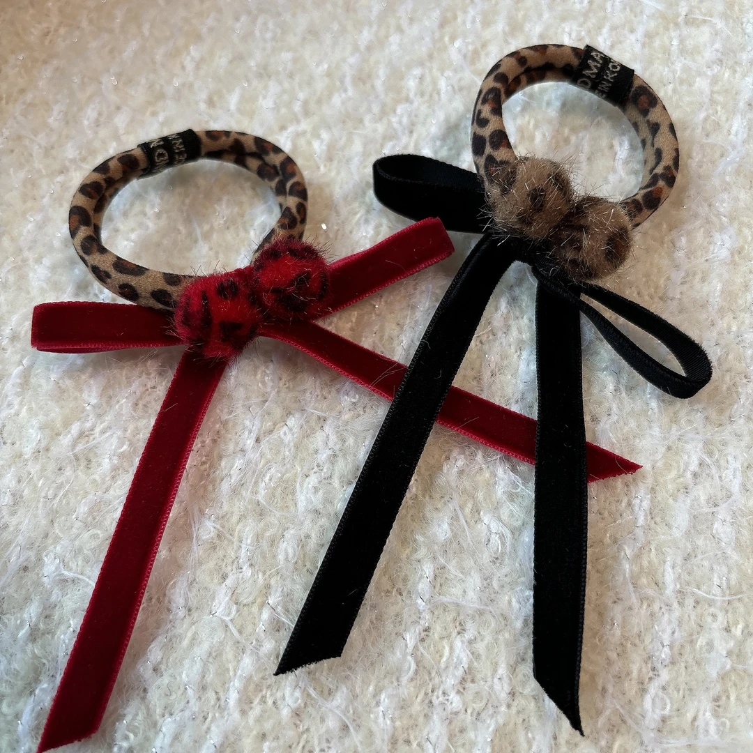 设计款豹纹毛球球蝴蝶结发圈一套T1186