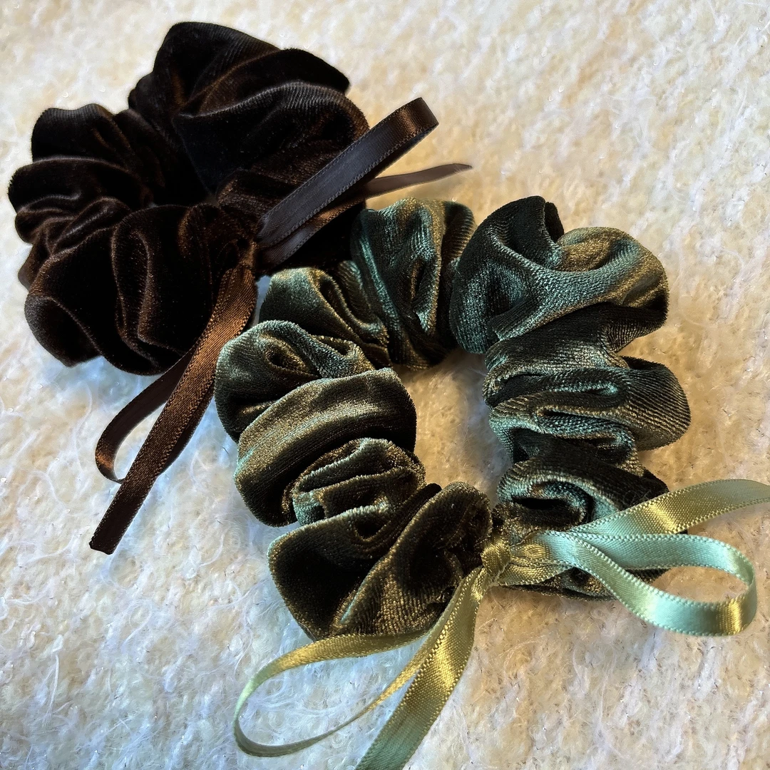 设计款蝴蝶结植绒大肠发圈T1157