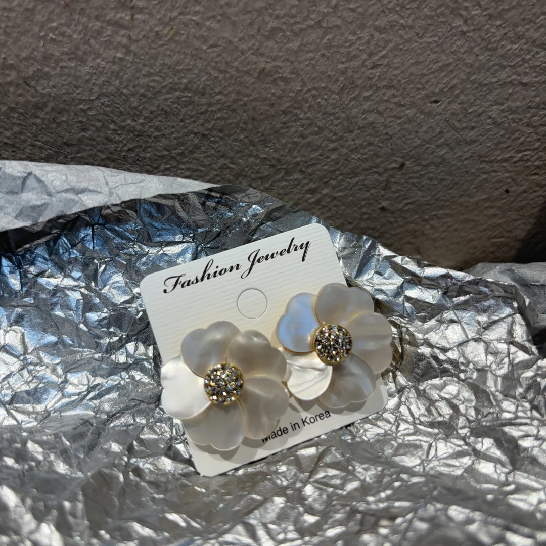 铜合金耳饰 设计款细闪花朵耳钉R601