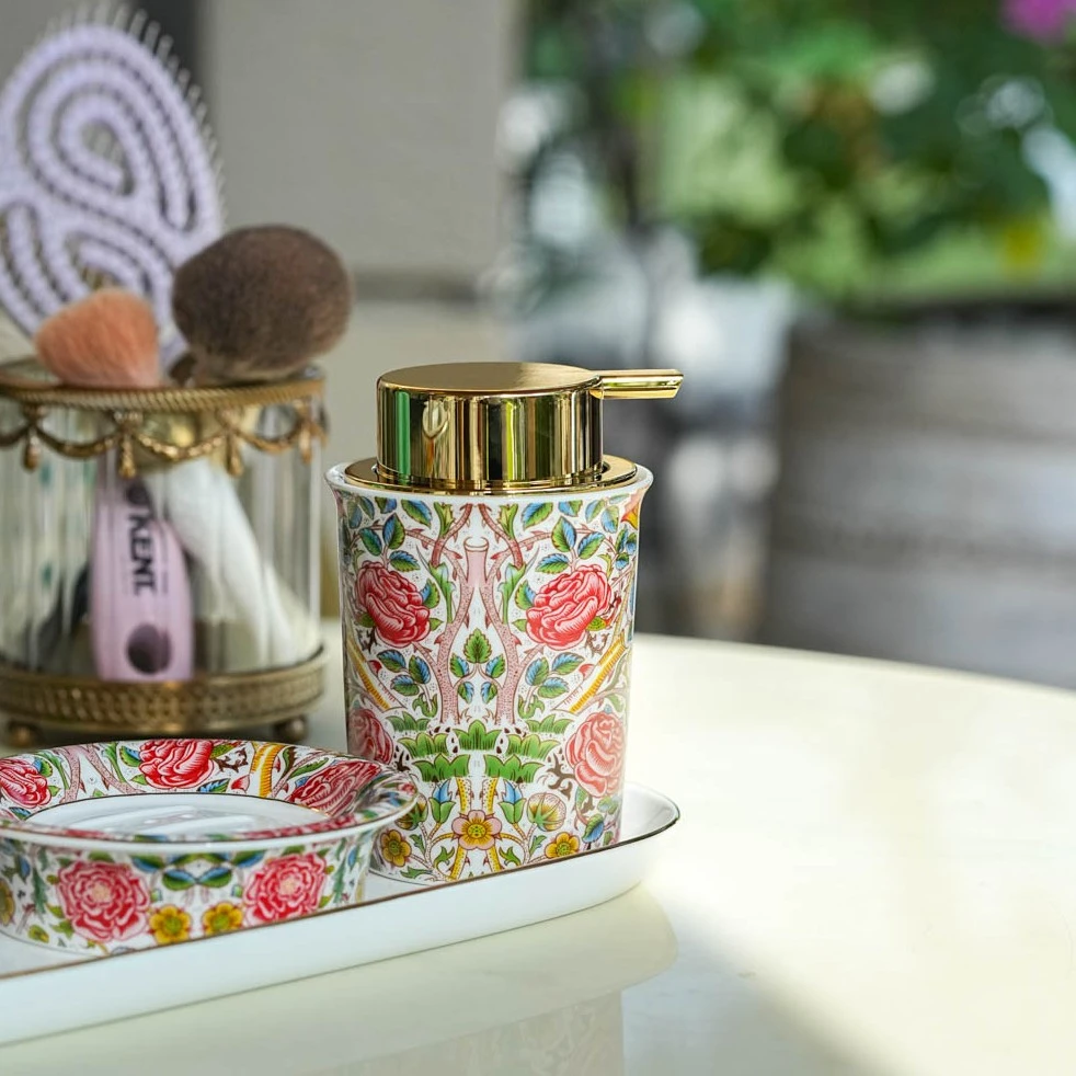 【奇居视频】新骨瓷玫瑰园慕斯系列慕斯起跑器/肥皂盒 多款创意饰品