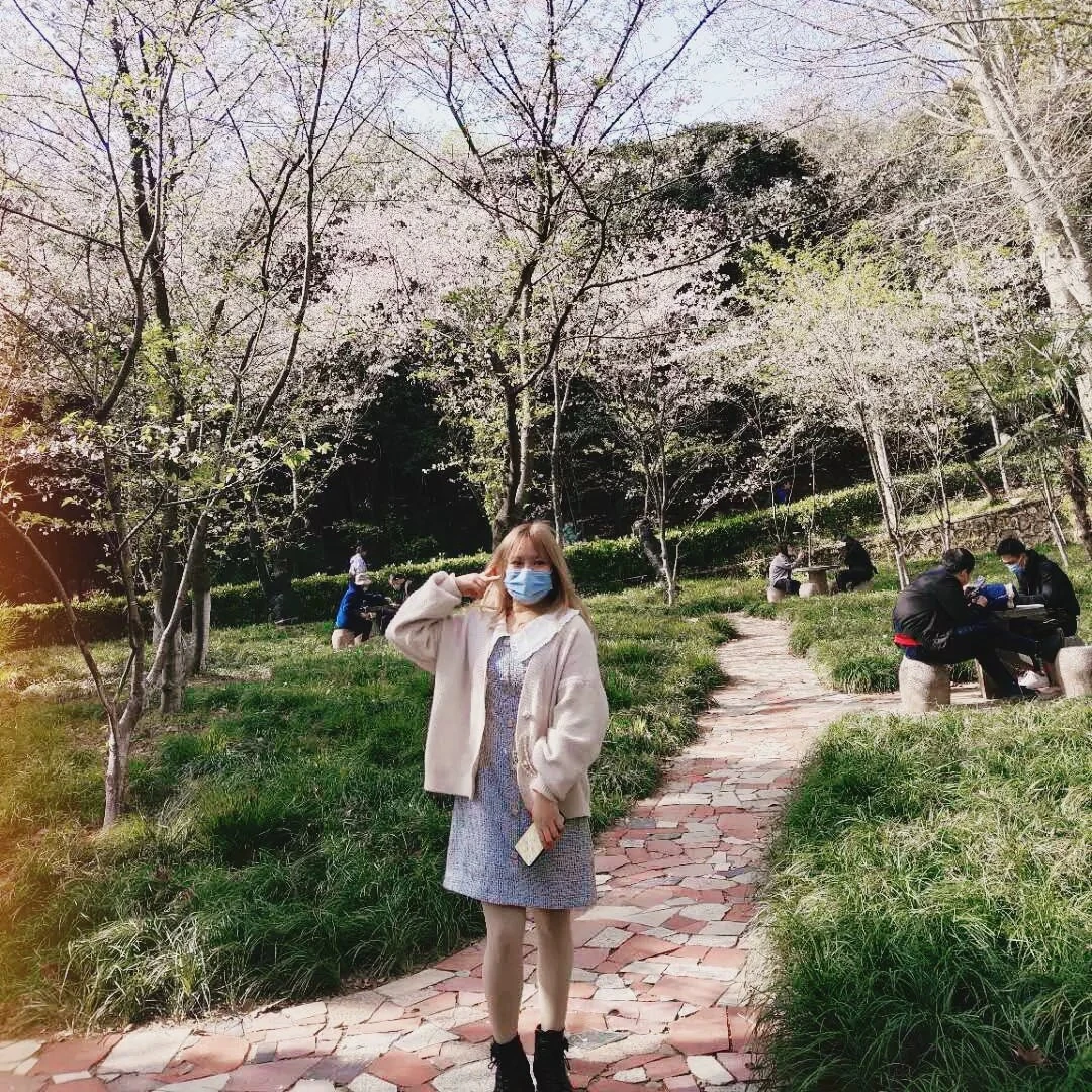 时尚休闲百搭韩版女装小香风夏季网红简约秋季显瘦短款气质设计师