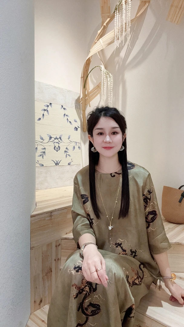 复古龙图印花上衣宽松百搭衬衣B51668