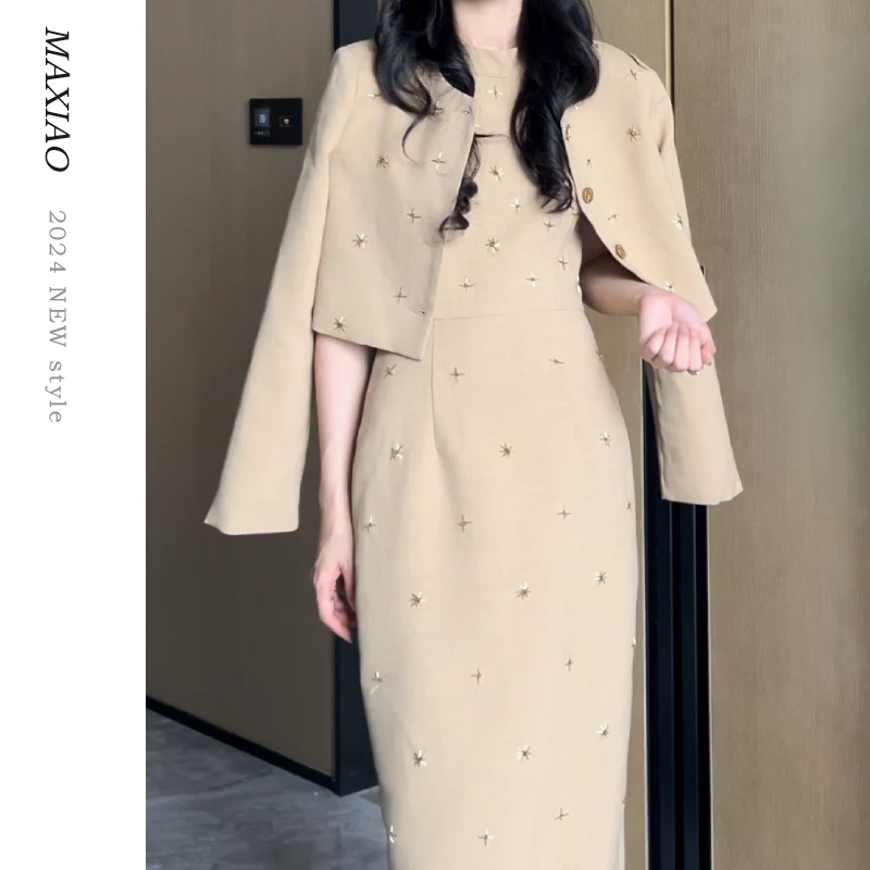 MAXIAO初秋氛围感穿搭小香风外套独特设计感高级感外搭连衣裙