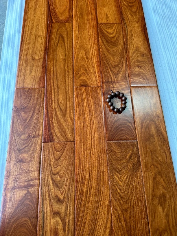 亚花梨（刺猬紫檀）纯实木原木地板批发