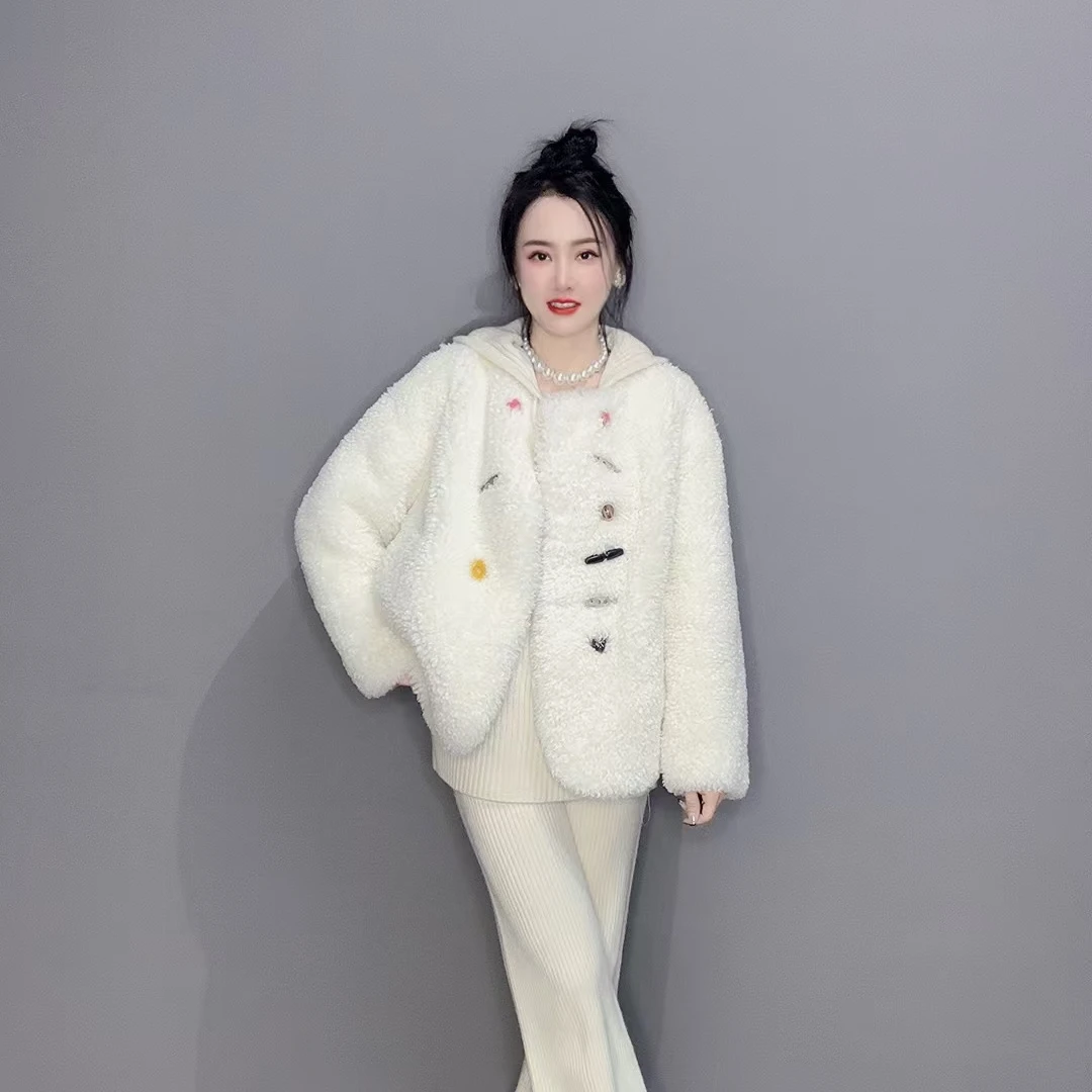 女士新版芭莎V领毛毛外套小香风气质白色时尚休闲毛绒秋冬设计师