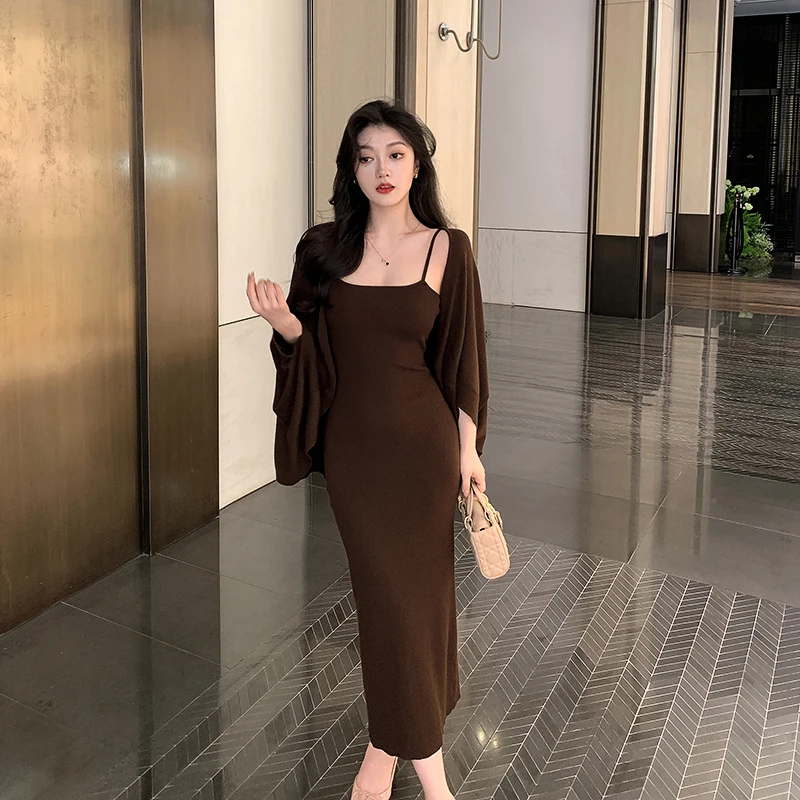 林关关咖色针织吊带连衣裙初秋气质