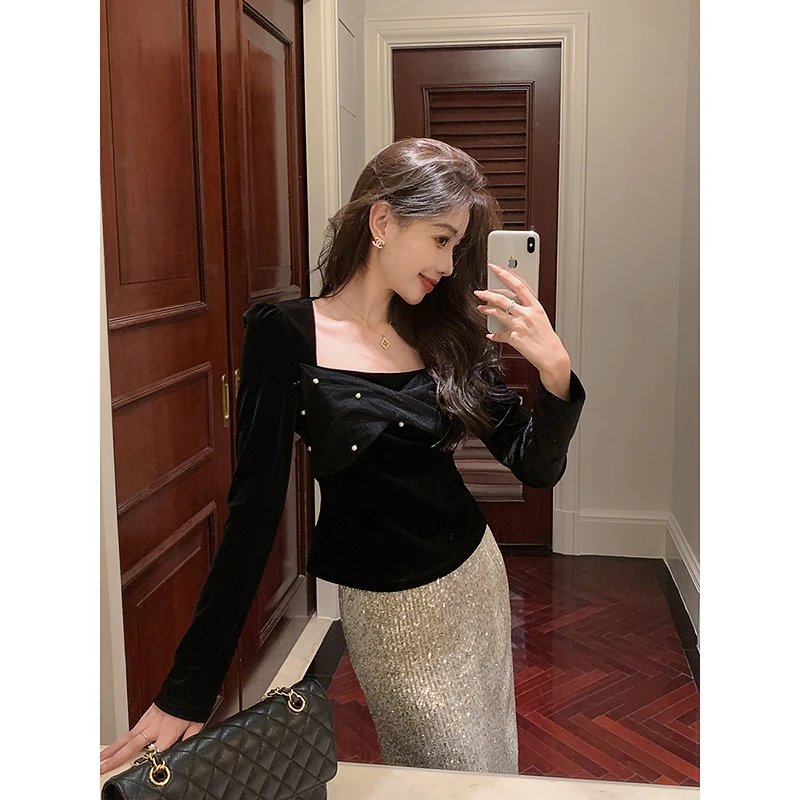 林关关灵动雅韵 气质轻熟复古方领丝绒上衣A51339