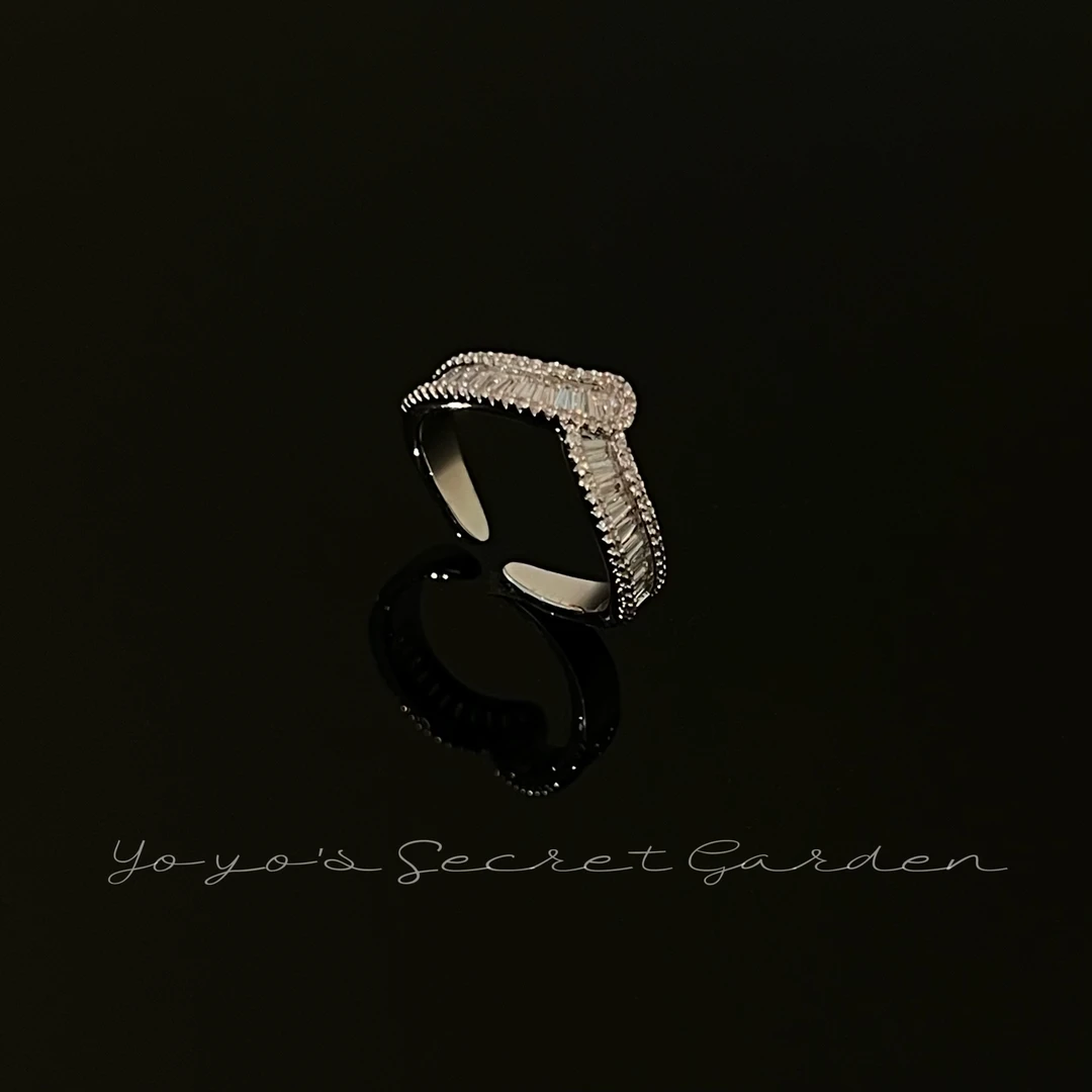 铜合金合成锆石戒指 00136时尚复古女神T锆显瘦开口戒指