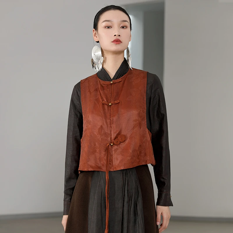 界内界外原创新中式花萝红云纱提花圆领国风短款马夹外套J32D092X