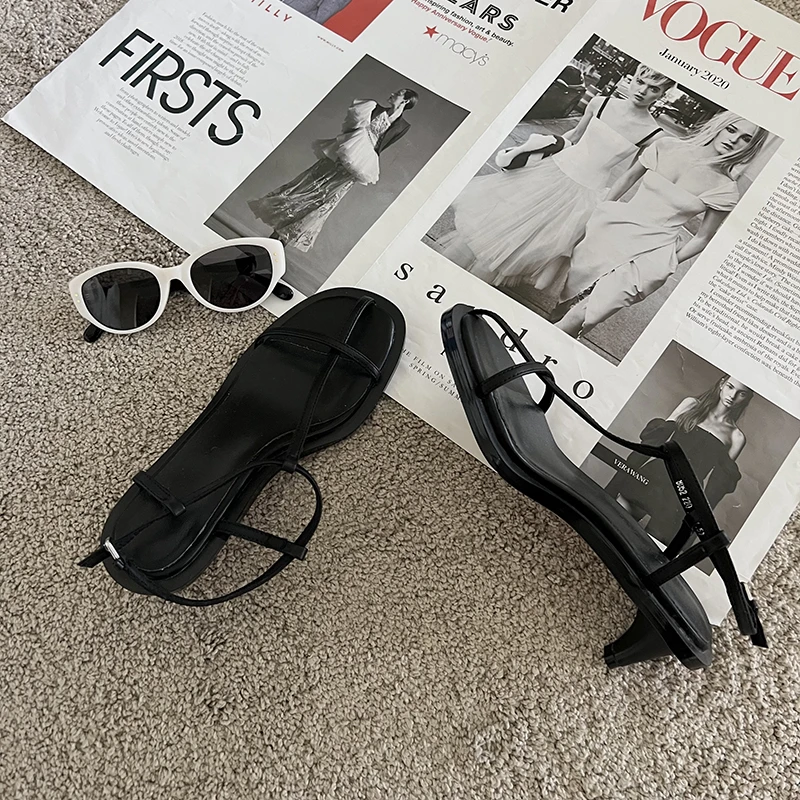 张阿星【主打气质凉鞋】黑色简约方头十字交叉系带凉鞋W423P02645