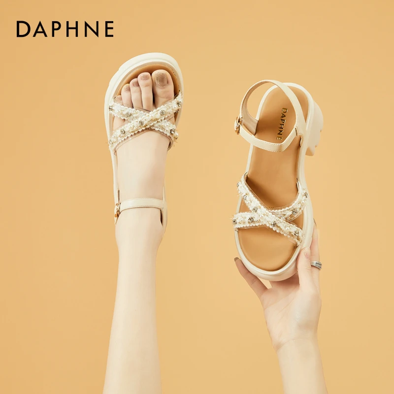 达芙妮水钻珍珠百搭高跟凉鞋夏2025爆款露趾增高时尚松糕罗马女鞋