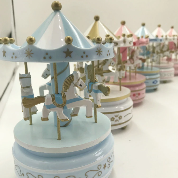 厂家直销生日蛋糕烘焙装饰音乐盒八音盒旋转木马圣诞装饰礼物家居