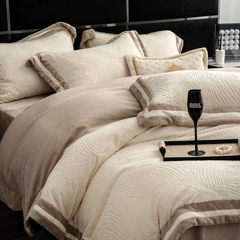 眠梦【苏玛】轻奢冬季高克重加厚加密全消光A类防静电牛奶绒四件套